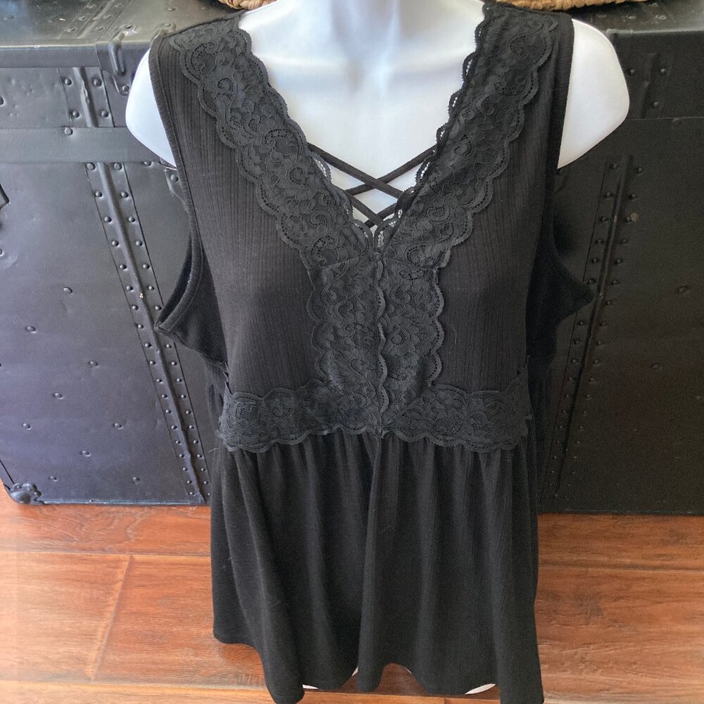 Torrid Black Textured Jersey Lace deail V Neck Peplum Tank Top  2 (2X 18-20)